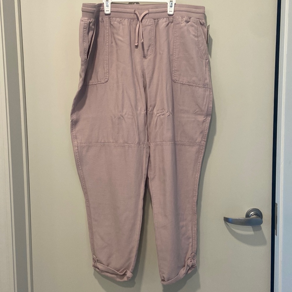 NWT- Maurice’s Weekender pant. Size 14W. Older style